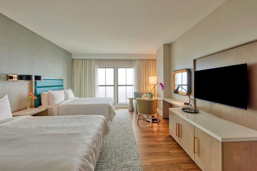 Standard Double Queen, Guest room, 2 Queen (Mobility Accessible w/ Tub) interior